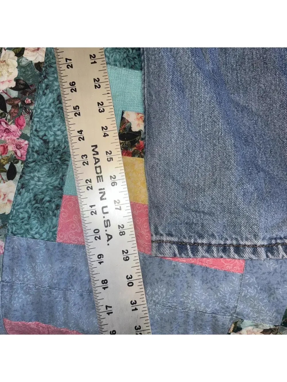 Levi's 550 Relaxed Fit Mens 38 x 30 Light Wash Blue Denim Work Jeans  Or casual